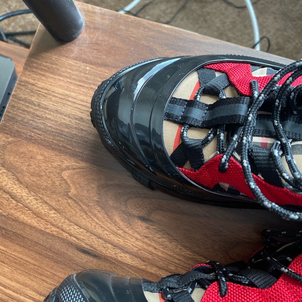 Burberry shoes - Picture 7 of 7